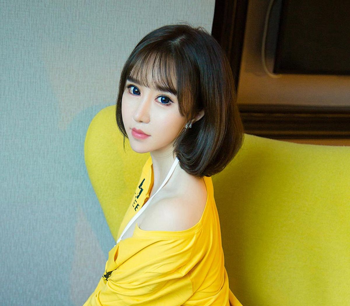 短发美女韩恩熙性感写真