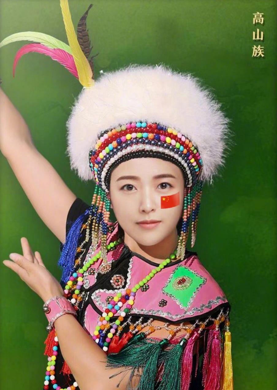 我穿民族服装的样子