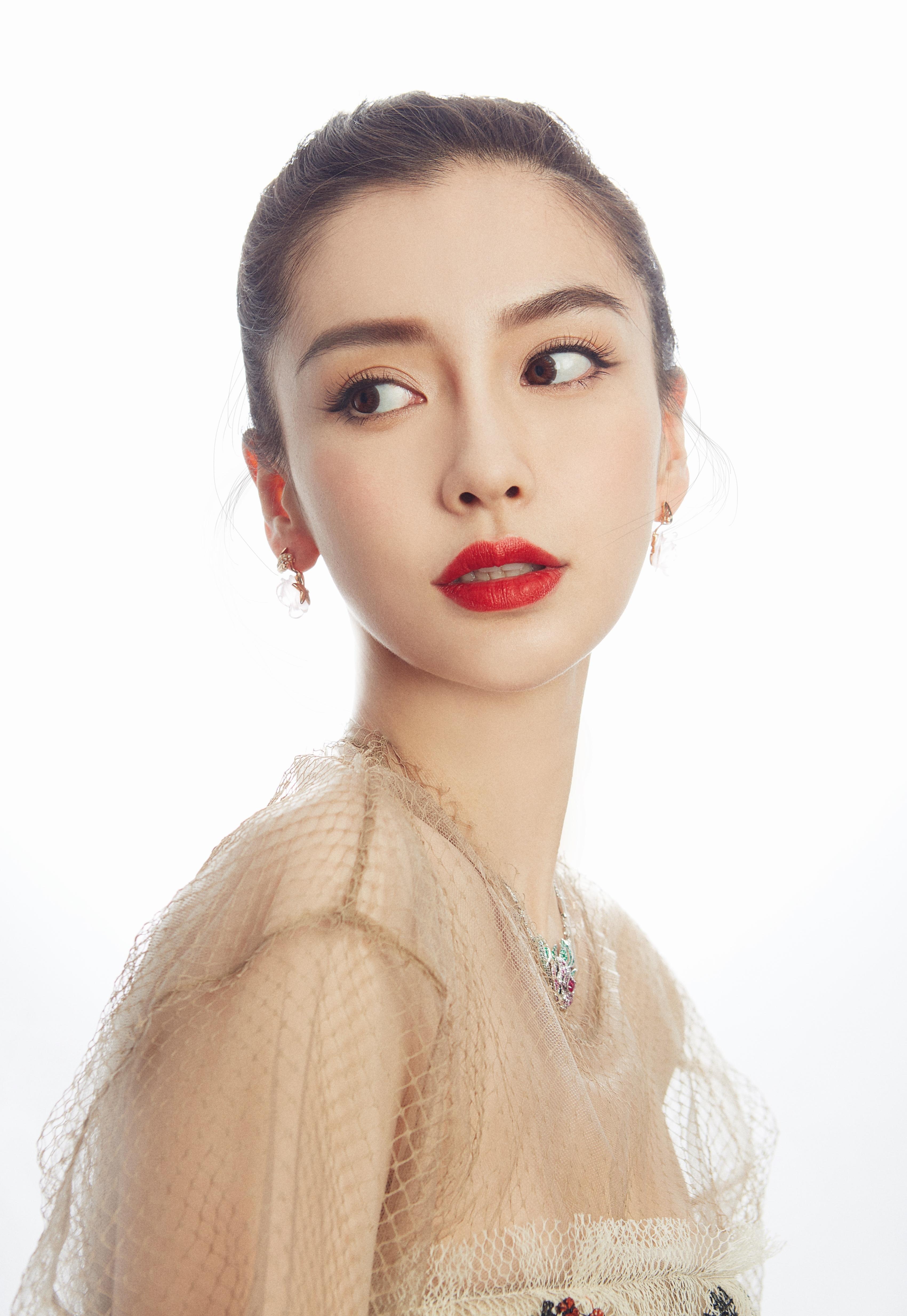 Angelababy蔷薇藤蔓纱裙优雅写真