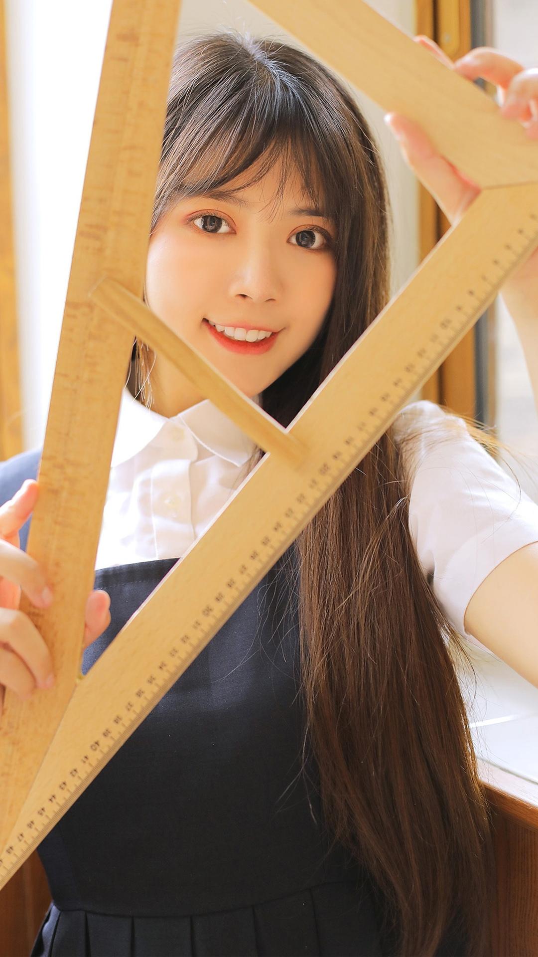 日系学院风美女性感清纯写真