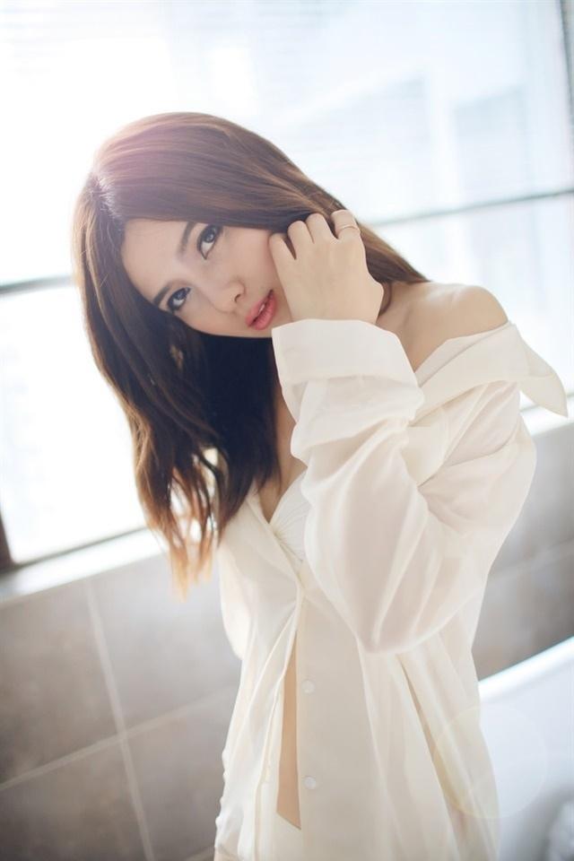 性感衬衫美女浴室妩媚妖娆迷人写真