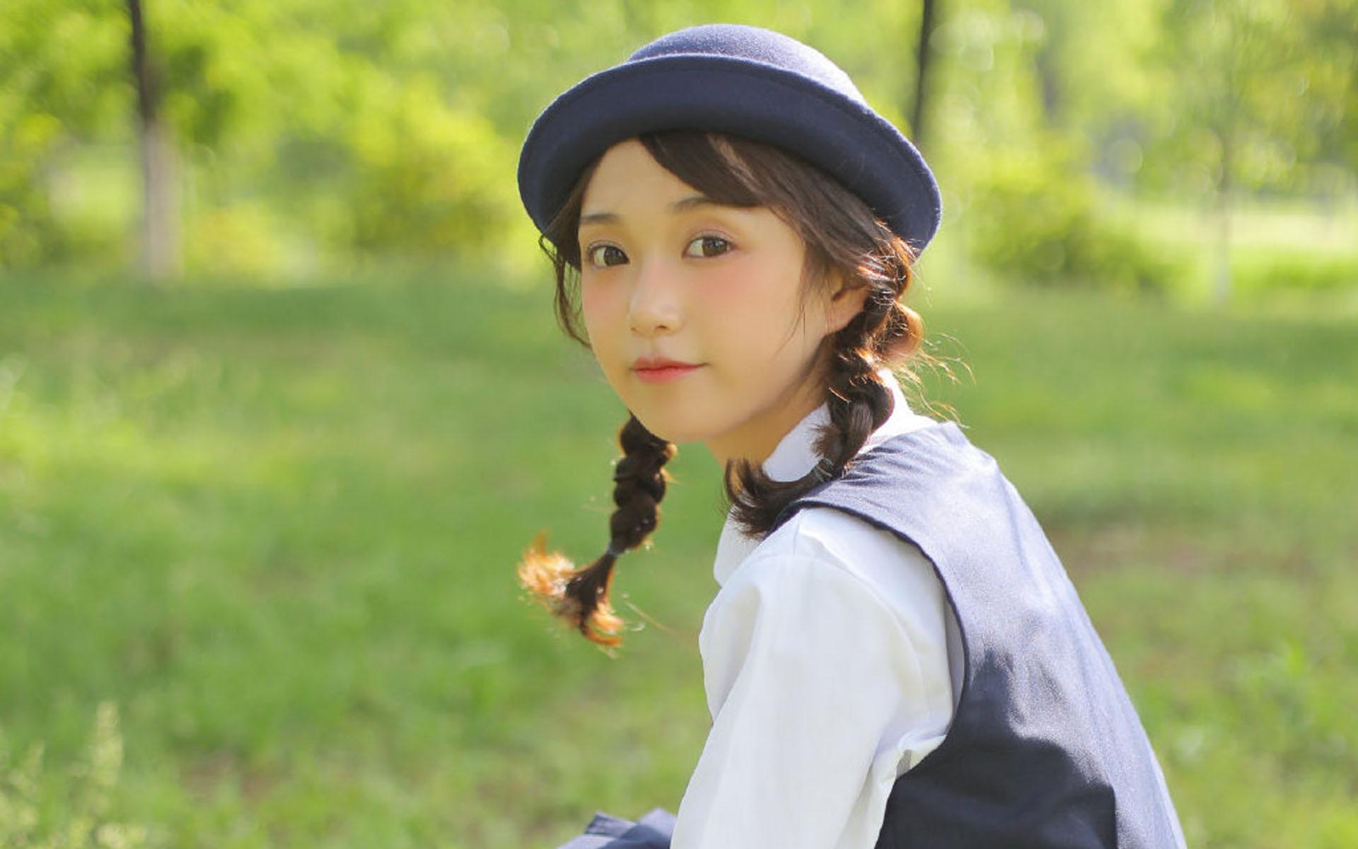 清纯萝莉美女制服白嫩清新唯美迷人写真