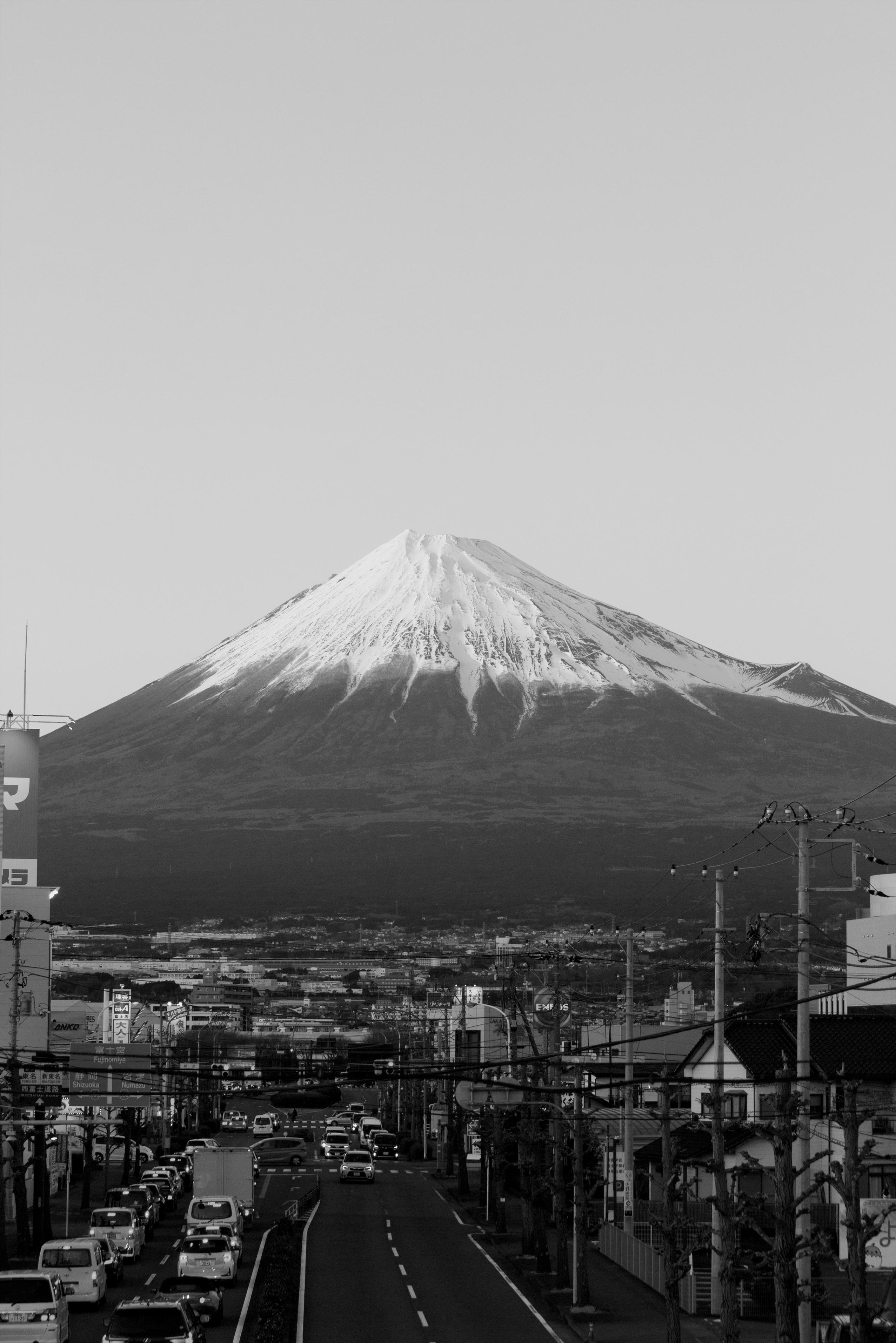 黑白富士山风景
