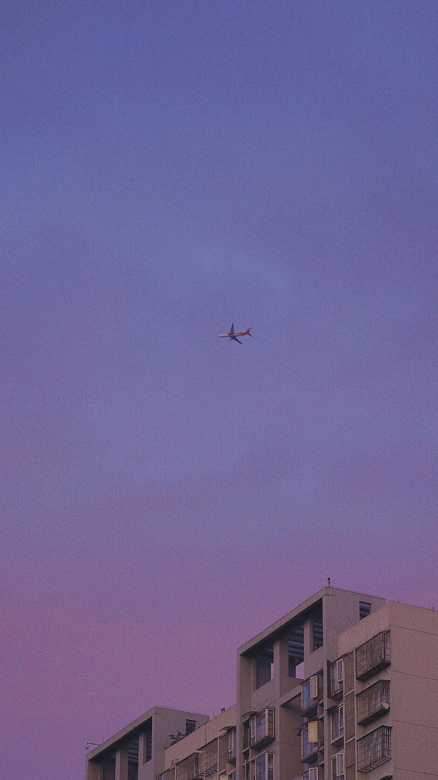 天空飞机航行身影