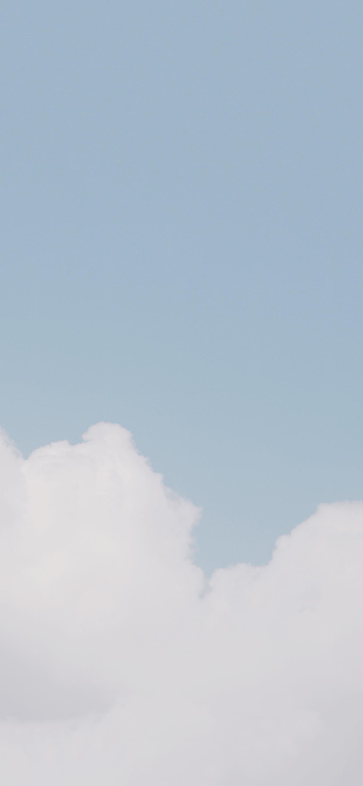 简约白云天空