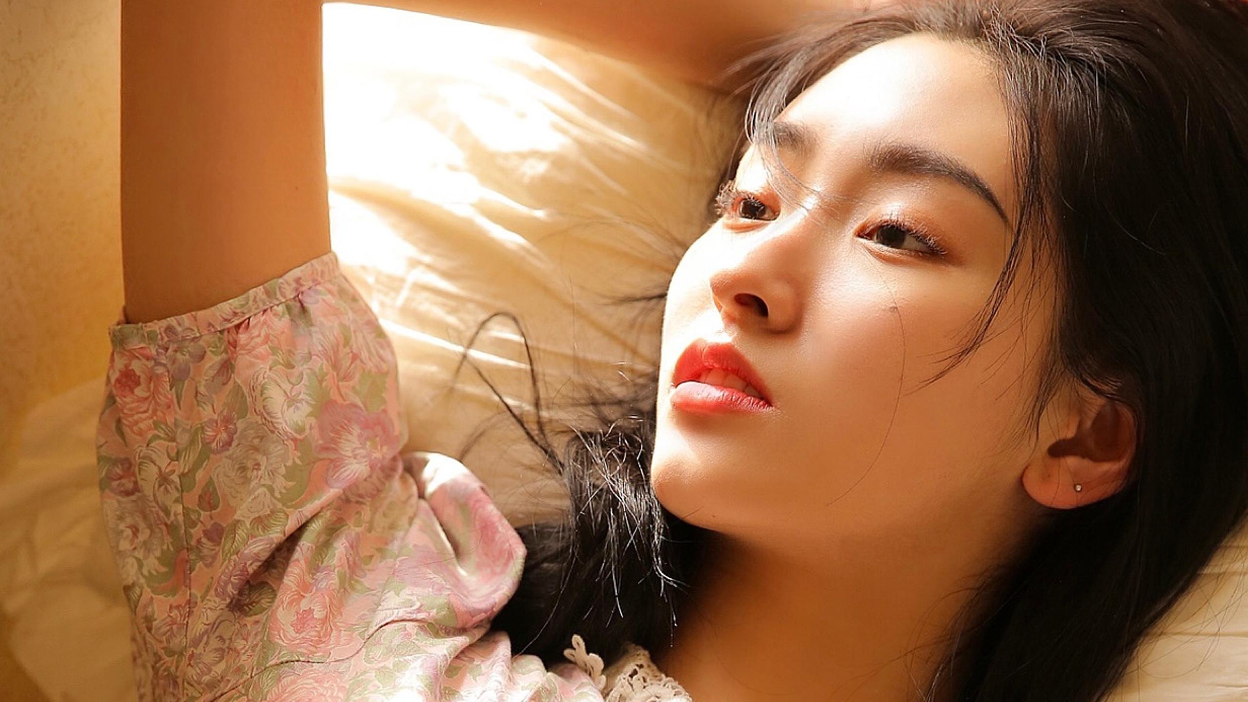 性感妩媚的迷人美女