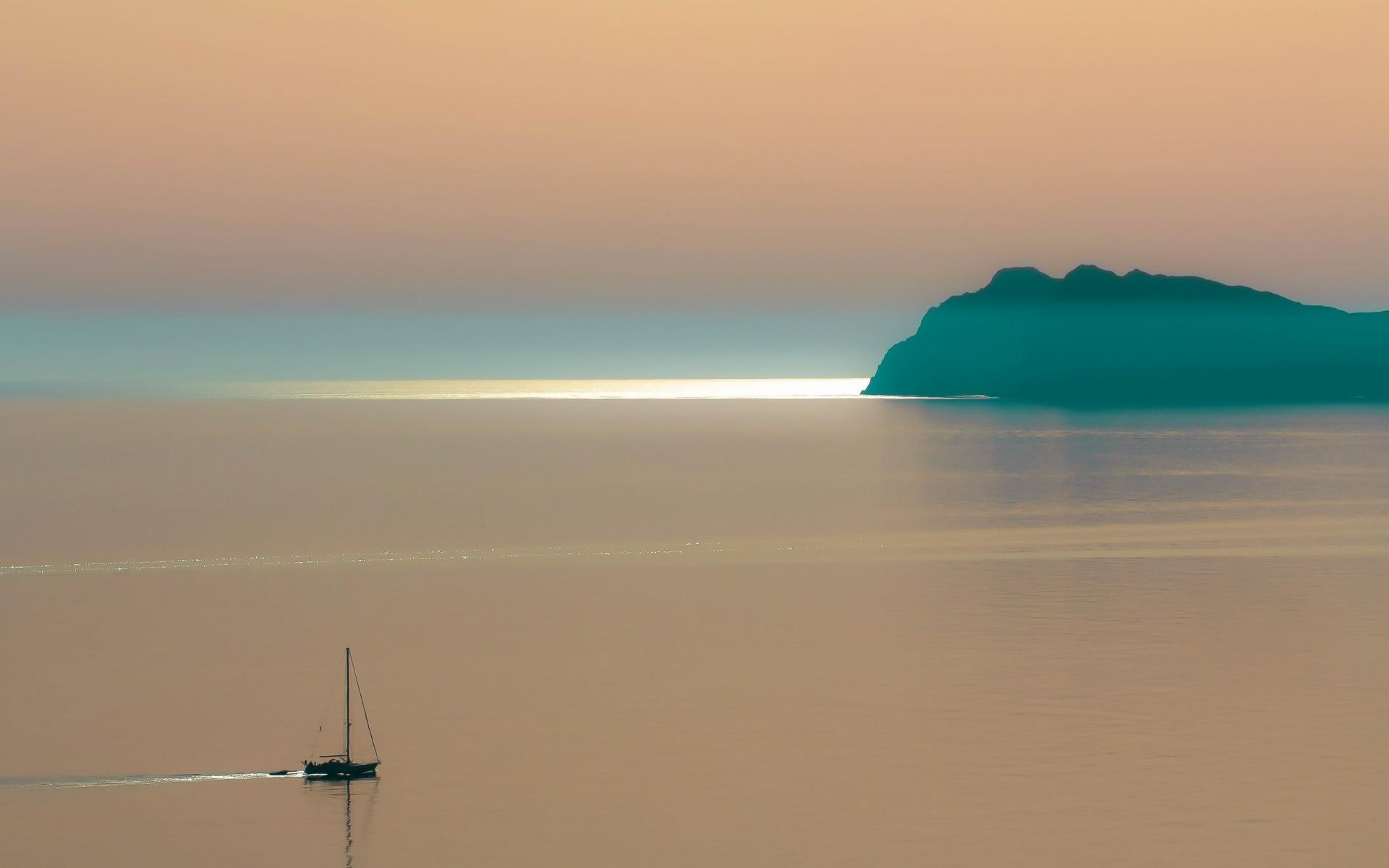 朦胧唯美的海上风景