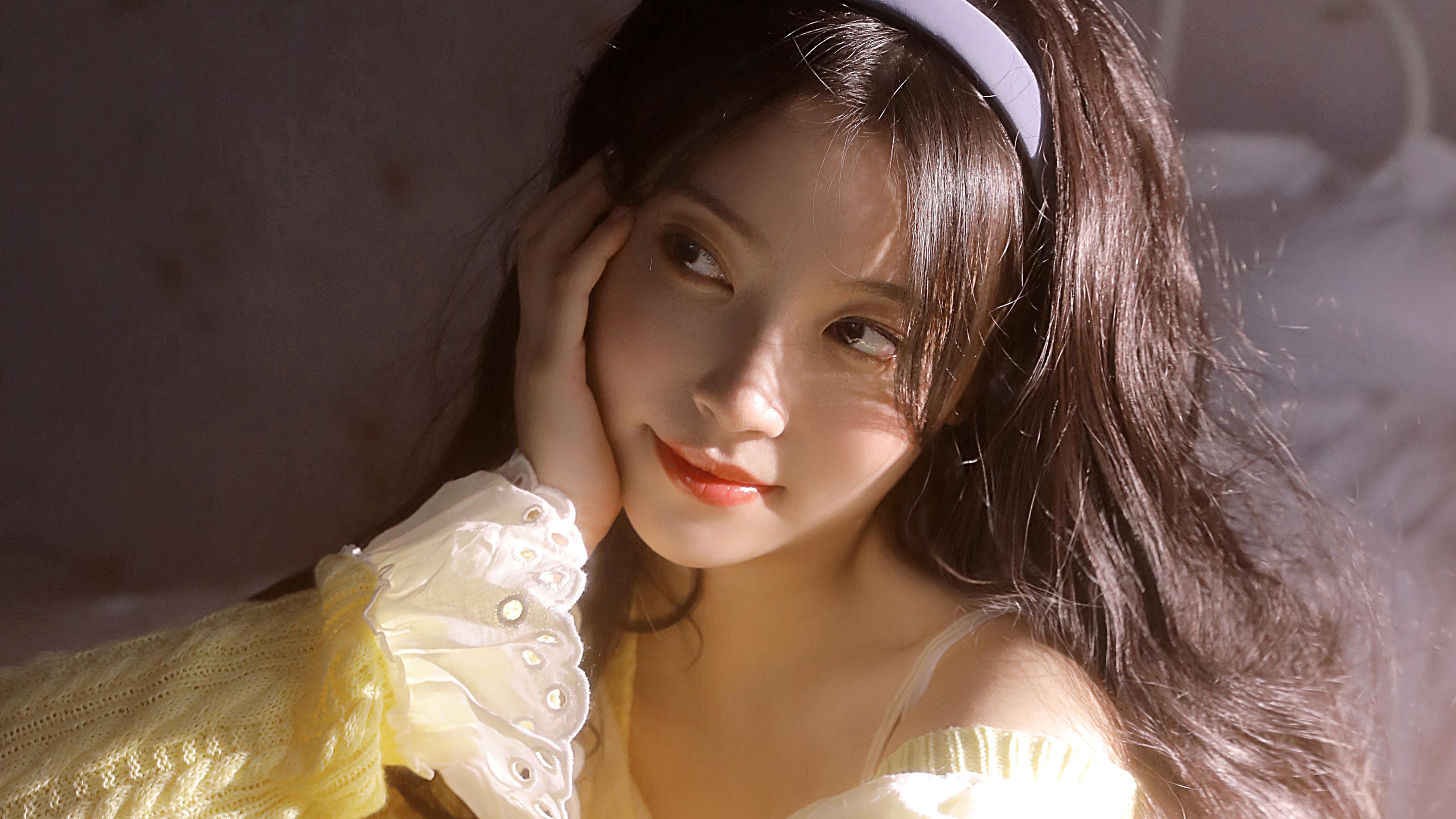 优雅十足的迷人美女私房写真