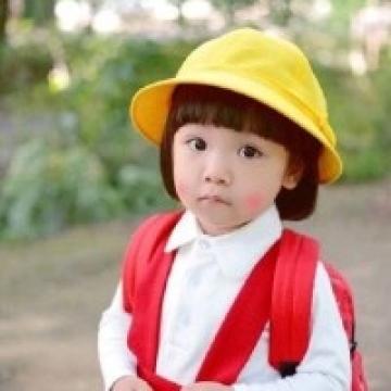 简单快乐的小孩