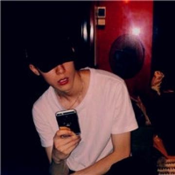 高冷的男生最帅