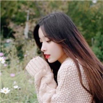小清新的魅力女生