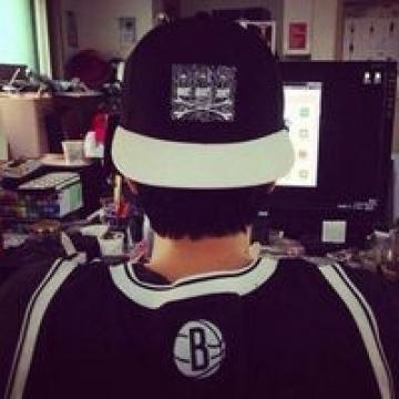 留下背影给你看