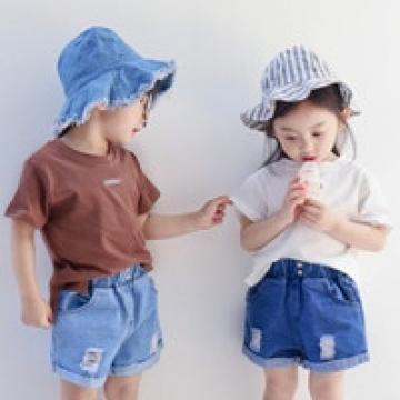 潮流风格的小情侣