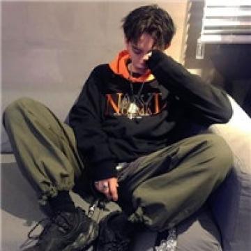 超酷的简单男生