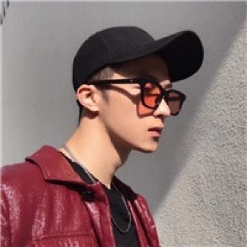 妥妥个性男神范