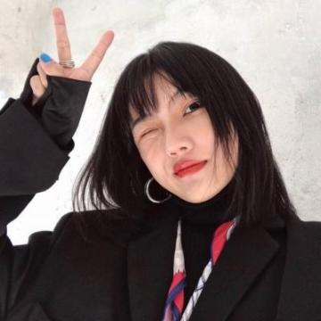 真的很可爱的女学生