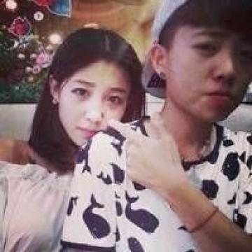 生活是一面镜子。你对它笑，它就对你笑；你对它哭，它也对你哭