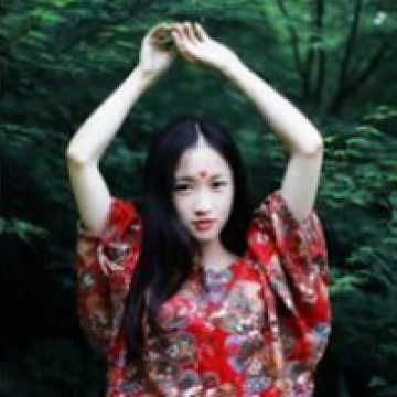 笑其实可以掩饰很多情绪，比如你的心虚，比如我的失望