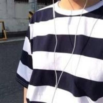 我只是个戏子，在别人的故事里，流着自己的泪