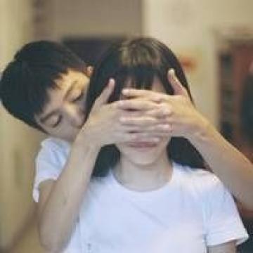 爱上很简单 忘记却很难