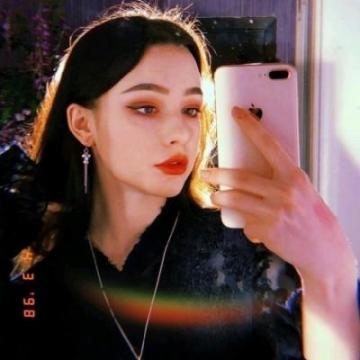 一个不可一世的女生