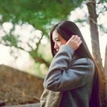 为遇一人而入红尘，人去我亦去，此身不留尘