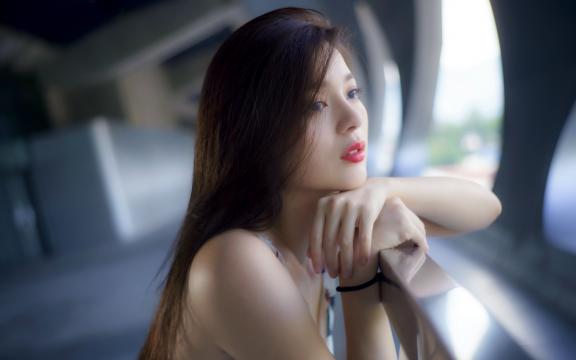 清纯养眼的甜美御姐性感写真
