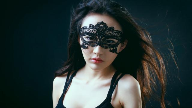 清纯养眼面具美女的唯美写真