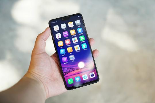高颜值旗舰OPPO R15