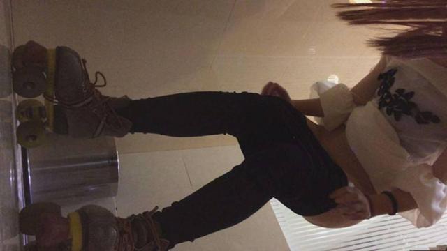 男子医院偷窥女生上厕所