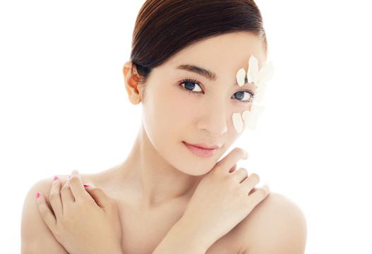 李晟清新脱俗