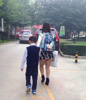 麻麻,我不想你送我去上学