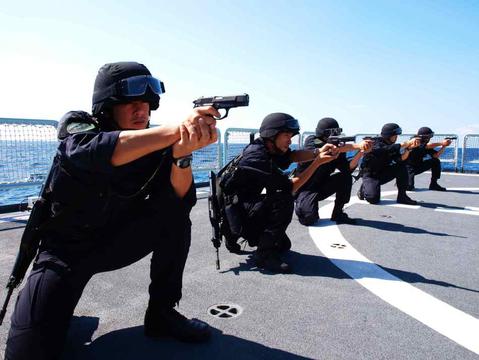 中国海军护航编队护航船