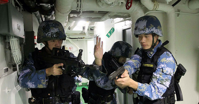 海军护航编队任务区域练协同提升部队反应能力