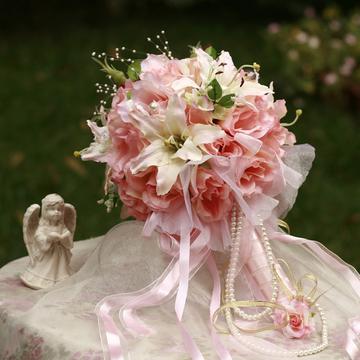 玫瑰百合手捧花
