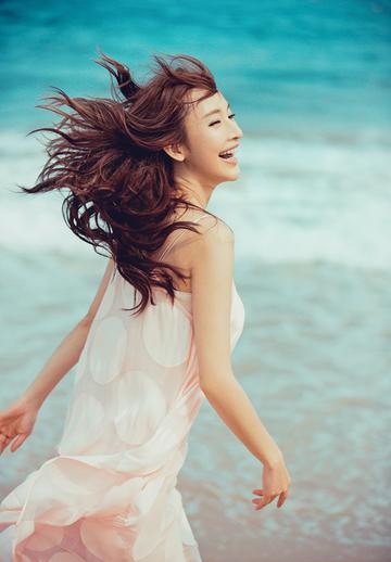 张俪笑容绝美