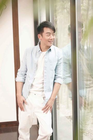 郑恺笑容迷人