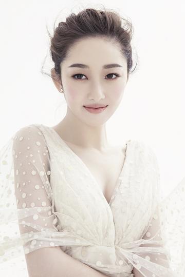蒋梦婕显娇俏