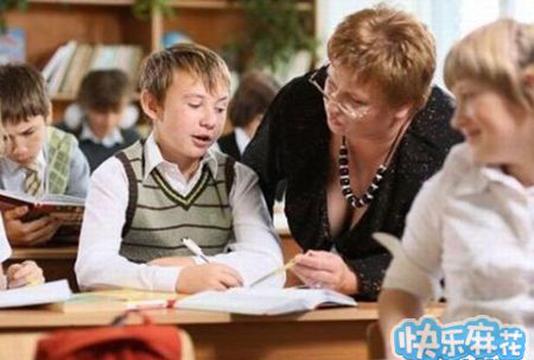 奇怪,今天问问题的学生怎么这么多?