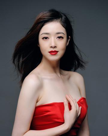 红唇美人​蒋欣