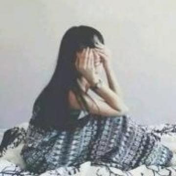 有时候，冷漠并不是无情，只是一种避免被伤害的工具
