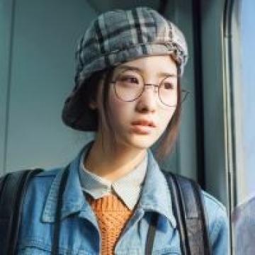 牵着我的手，闭着眼睛走你也不会迷路