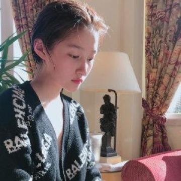 你是否依然像十七岁那年的夏天一样在香樟下低头