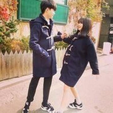 同样的脸仰望着一季又一季，无限循环的，短暂的夏天