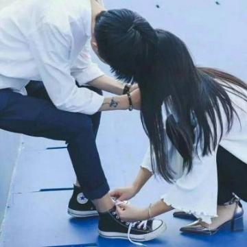 我们就像一只狗和一只蝴蝶，永远不知道对方在想什么