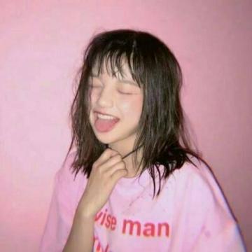 人海里的你闪耀如白昼之月，光芒掩盖一切
