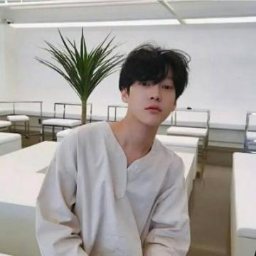 玖哥哥，走过了山河也走过了你