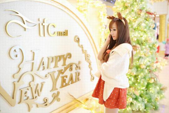 新年女生