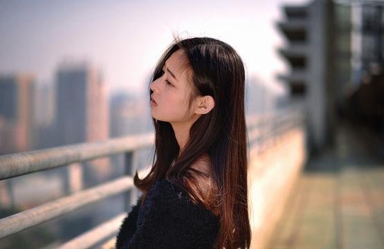 迷离的眼神