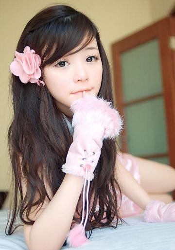 粉嫩萝莉女生